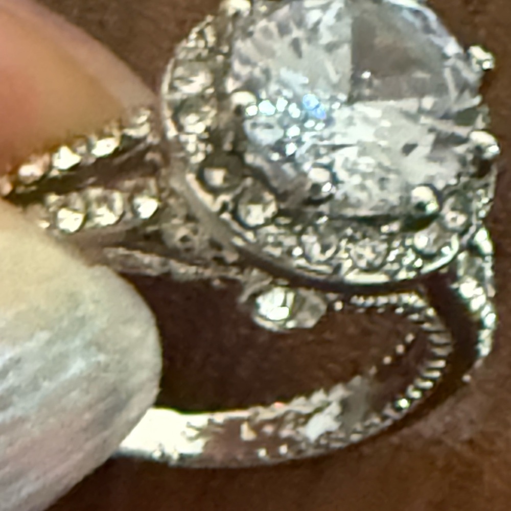 Elegant Silver Moissanite Ring 925 sterling silver plated - Picture 8 of 9